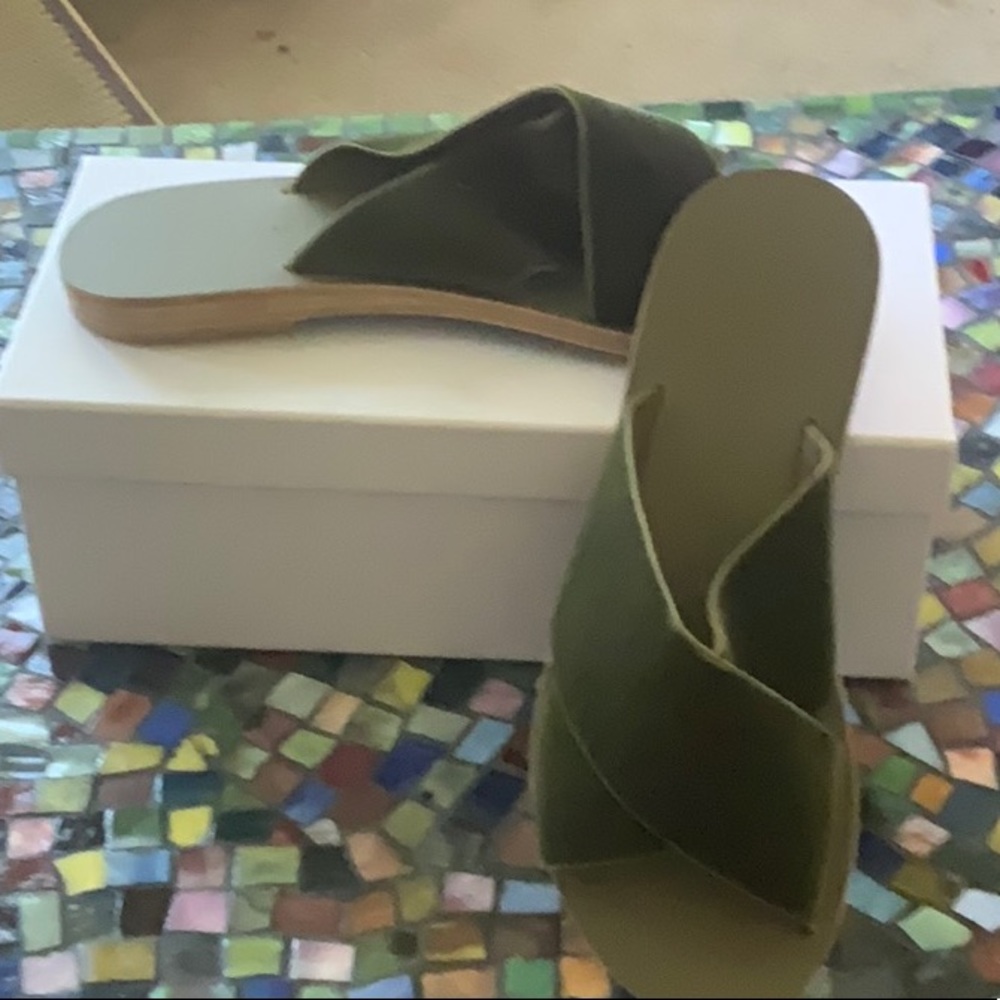 New In Box Kyma Velvet Sandals